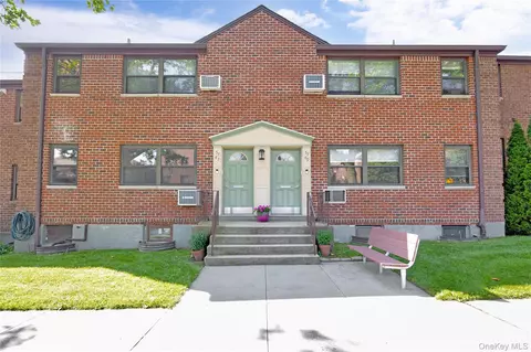 57-47 246 Cres #1, Douglaston, NY 11362