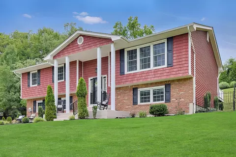 12 Parliament Dr, Clarkstown, NY 10956