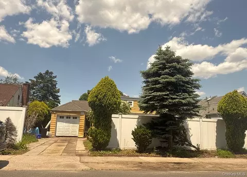 1009 Centennial Ave, Baldwin, NY 11510