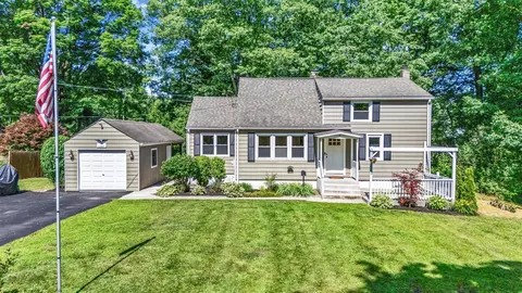 14 Summit Ave, Pawling, NY 12564