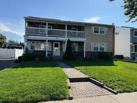 944 Annette Dr, Wantagh, NY 11793