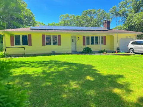 190 Springdale Dr, Ronkonkoma, NY 11779