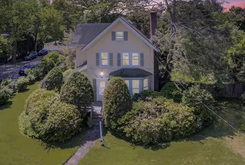 134 Warner Ave, North Hempstead, NY 11577