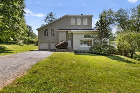 4 Lake Gilead Rd, Carmel, NY 10512