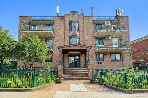 130-14 60 Ave #2E, Flushing, NY 11355