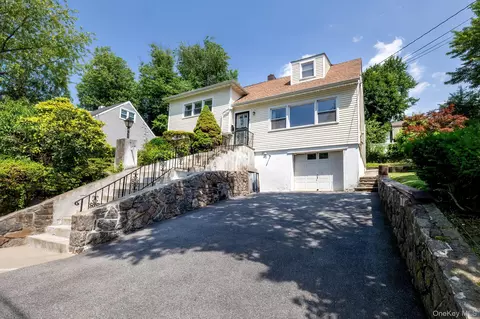 18 Gainsborg Ave E, Harrison, NY 10604