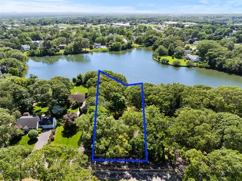 985 Ostrander Ave, Riverhead, NY 11901