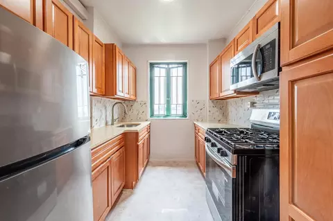 1705 Purdy St #9C, New York, NY 10462