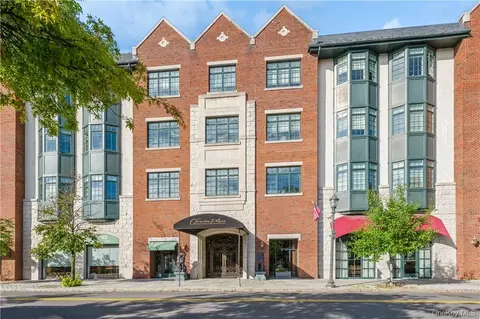1 Christie Pl #205E, Scarsdale, NY 10583