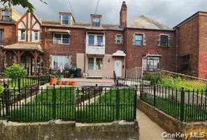 194-10 Hollis Ave, New York, NY 11412
