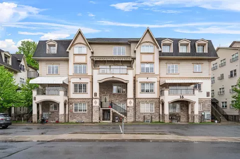 16 Prag Blvd #201, Monroe, NY 10950