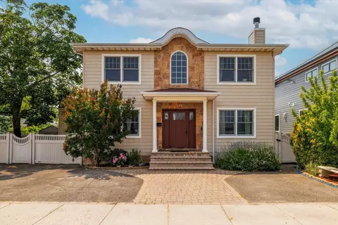 135 Flamingo St, Atlantic Beach, NY 11509