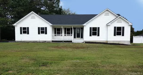 112 Fairway Dr, Wading River, NY 11792