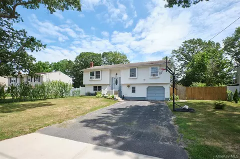 349 Randall Rd, Ridge, NY 11961