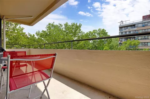Exterior - 166-31 9th Ave #6A, New York, NY 11357 photo 1 of 2