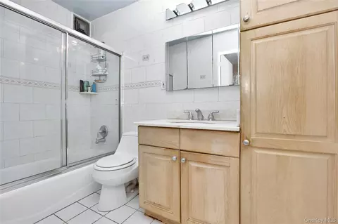 Bath - 166-31 9th Ave #6A, New York, NY 11357 photo 1 of 1