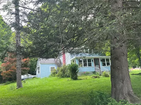 1391 County Route 7, Ancram, NY 12502