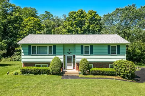 27 Cavelo Dr, Dover, NY 12594