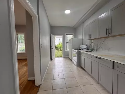 10326 171st St, Jamaica, NY 11433