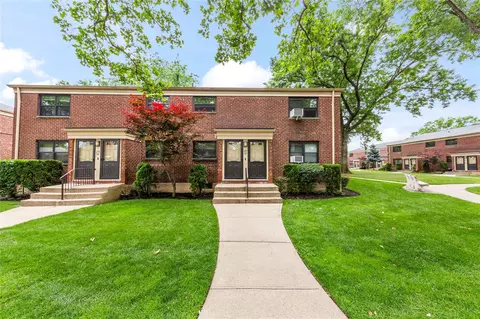 218-02 73rd Ave #UPPER, Oakland Gardens, NY 11364