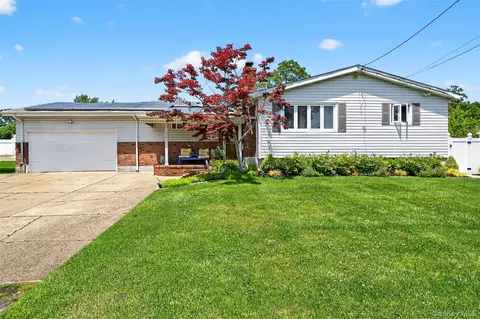 227 Young St, West Babylon, NY 11704
