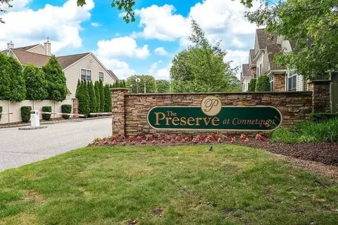 27 Eagle Cir, Bohemia, NY 11716