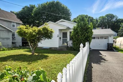 11 Lake St, Highlands, NY 10928