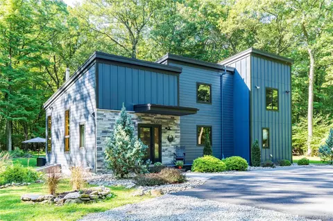 105 Iron Mountain Rd, Warwick, NY 10990