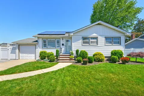 239 N Walnut St, North Massapequa, NY 11758