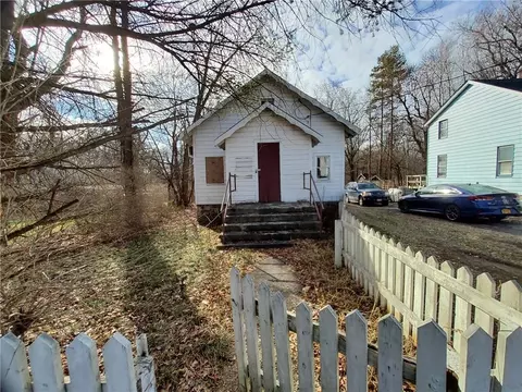 44 Clark St, Monroe, NY 10950