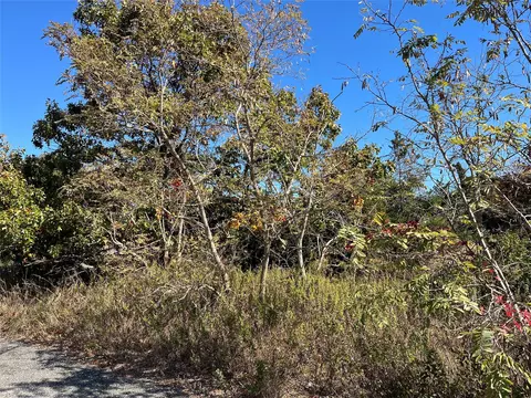 119 Creek Rd, Riverhead, NY 11792