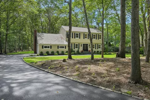131 Long Pond Rd, Wading River, NY 11792
