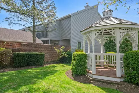 60 Waterside Close Close, Eastchester, NY 10709