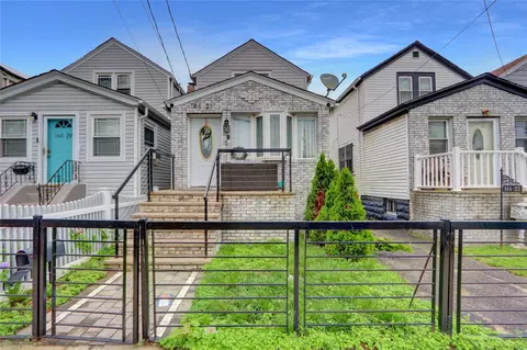 14431 166th St, Jamaica, NY 11434