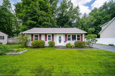 16 Swenson Dr, Wappinger, NY 12590