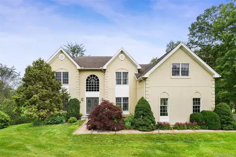 3 Woolen Ct, North Salem, NY 10560
