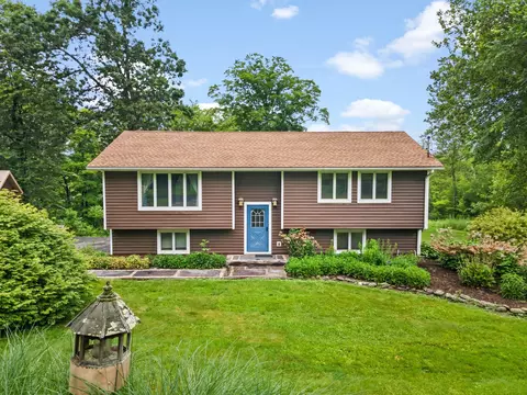 417 New Hurley Rd, Wallkill, NY 12589