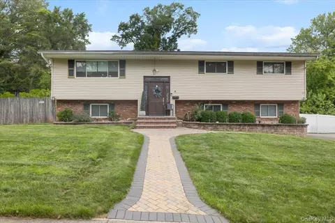 4 Tilda Ln, Clarkstown, NY 10956