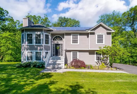 789 Jackson Ave, New Windsor, NY 12553