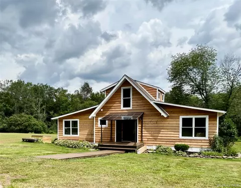 145 Salem Ridge Cir, Parksville, NY 12768