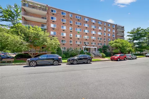414 Benedict Ave #5B, Greenburgh, NY 10591