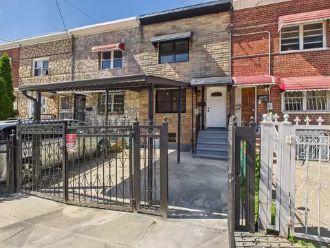 1310 E 223rd St, New York, NY 10466