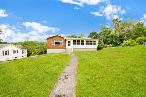 15 Harvard Dr, Kent, NY 10512