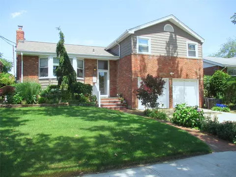 3281 Milburn Ave, Baldwin, NY 11510