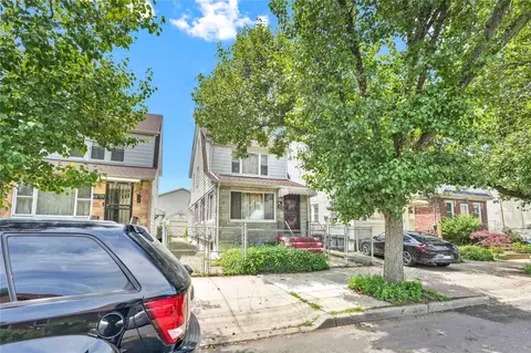 77-14 162nd St, New York, NY 11366