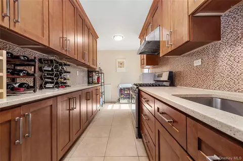 33-07 91 St #3K, Jackson Heights, NY 11372