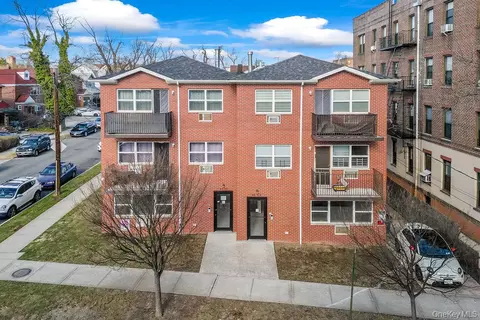 16003 Sanford Ave, New York, NY 11358
