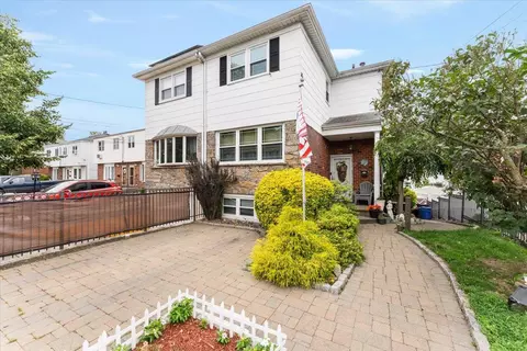 1529 Stadium Ave, New York, NY 10465