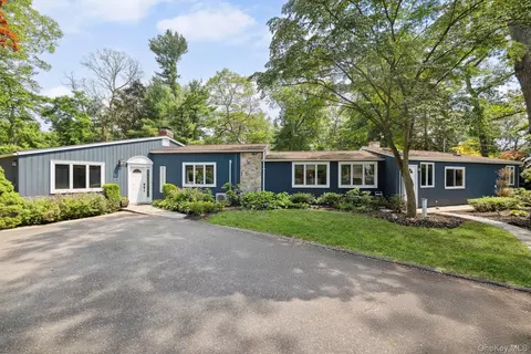 234 Edgewood Ave, Smithtown, NY 11787