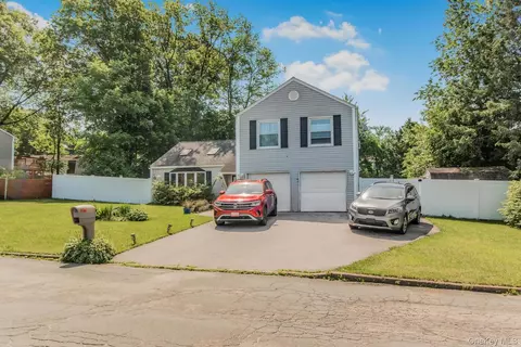 434 Philo St, New Windsor, NY 12553